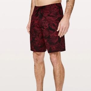 LULULEMON CURRENT STATE BOARD SHORT 9" SPICY RED BLACK 36